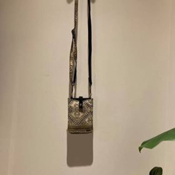 VOLCOM CROSS BODY PHONE AND CARD CASE - Picture 2 of 3